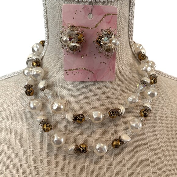 Gorgeous Necklace and Clip On Earrings Set - Picture 1 of 9